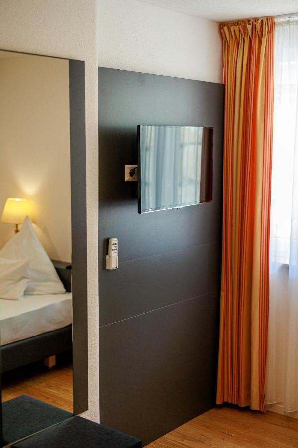 Bodensee-Hotel Kreuz 울딘겐물호펜 외부 사진